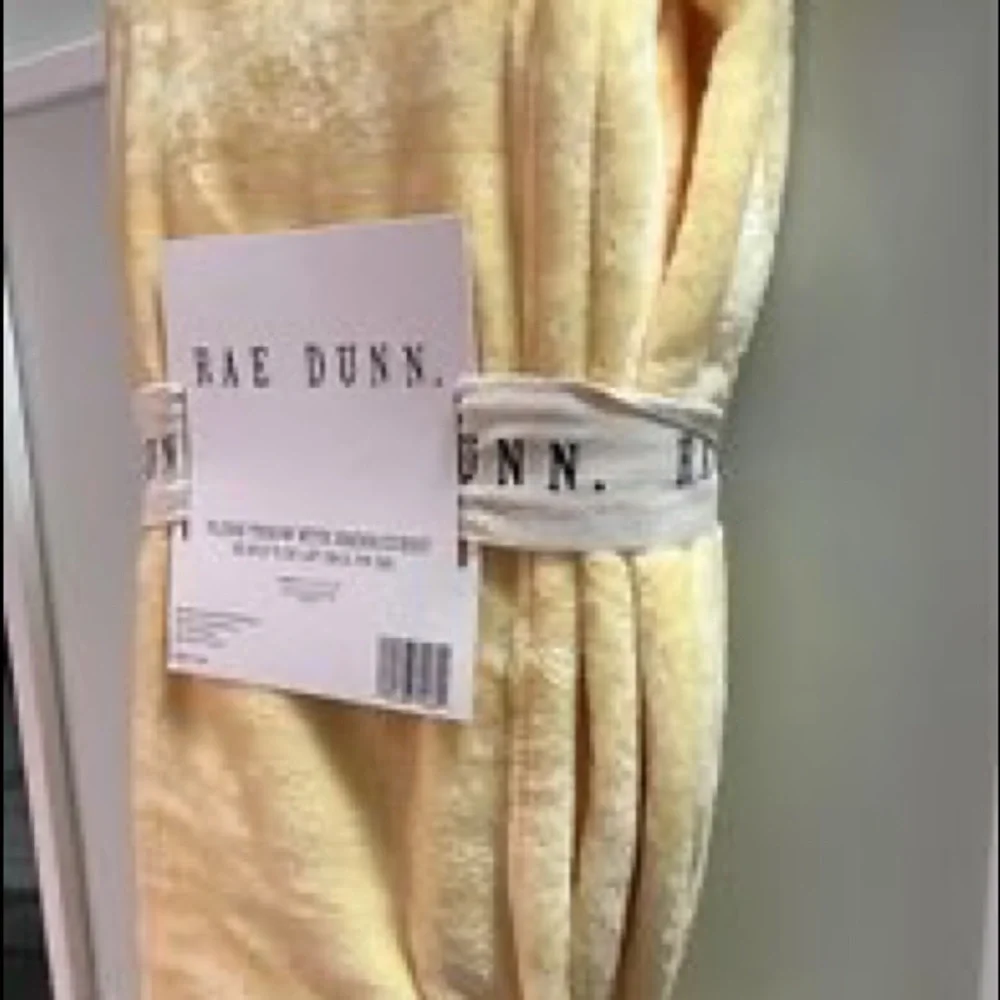 Beautiful Rae Dunn throw blanket. - Picture 4 of 4
